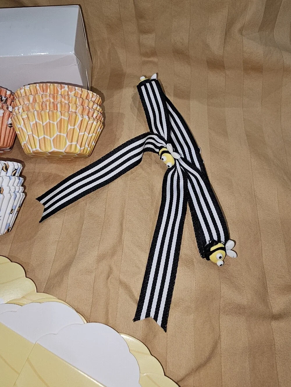 Bee Themed Yellow Cupcake Liners, 7 Treat Cups, Black &White Ribbon With Bees